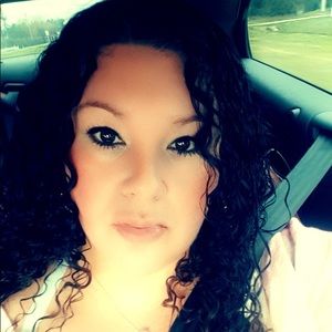 Meet your Posher, Cassandra